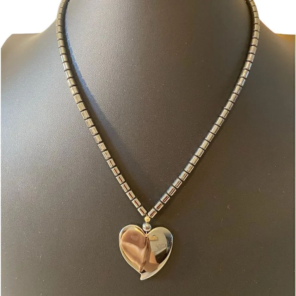 Shiny Gun Metal Gray(Hematite) Heart Pendant Necklace w/ Easy Twist On Clasp.